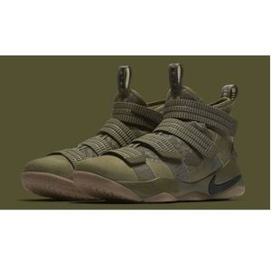 Nike LeBron Soldier XI